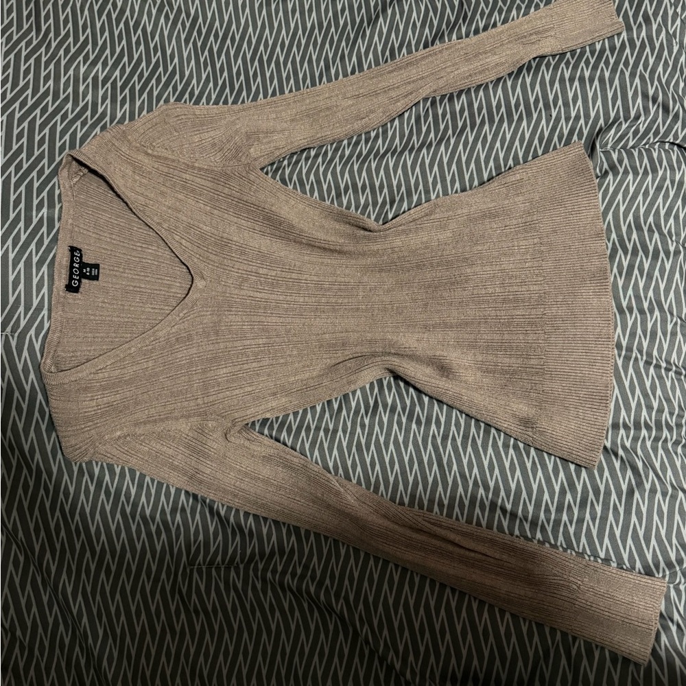George Women's V-Neck Ribbed Sweater - Tan